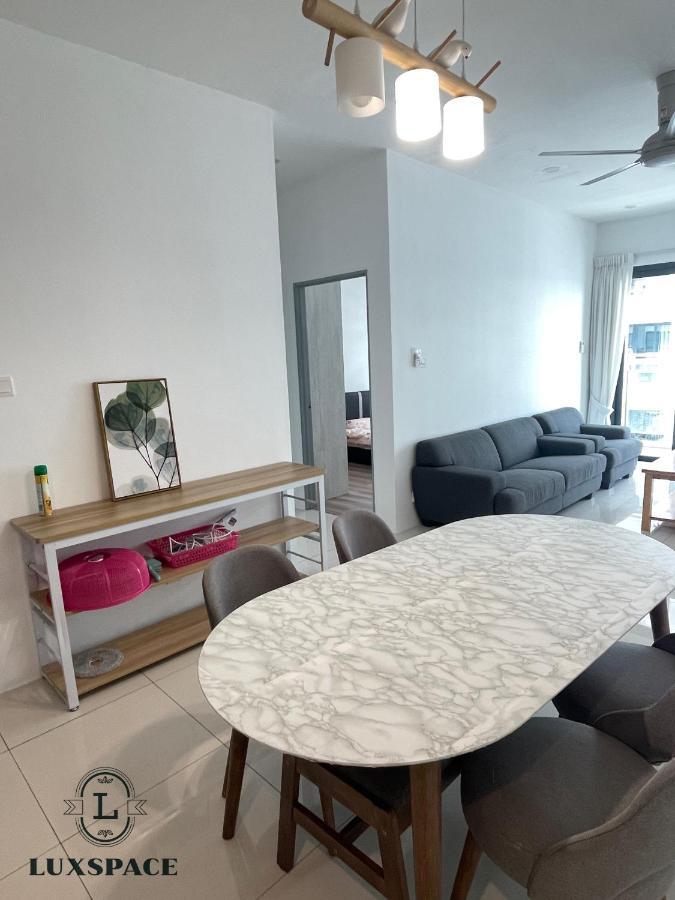 Near Batu Kawa Cozy P
