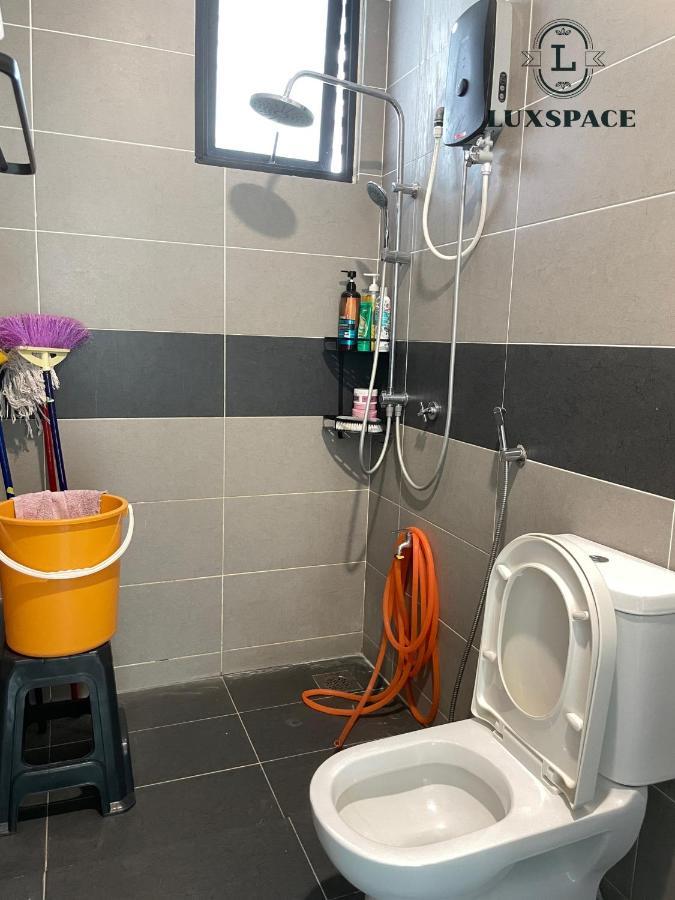 Near Batu Kawa Cozy P Apartment